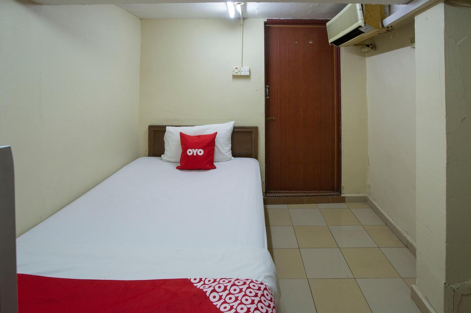Spot On 90137 Casavilla Hotel Pudu Kuala Lumpur Exterior photo